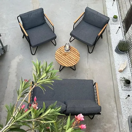 Stone House Apartment *