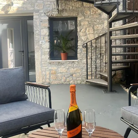 Stone House Apartman